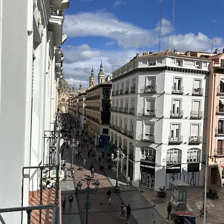 Loira Alfonso Calidez En El Centro De * Σαραγόσα