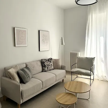 Loira Alfonso Calidez En El Centro De