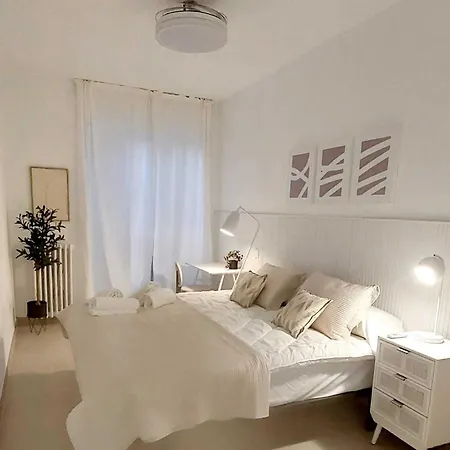 Loira Alfonso Calidez En El Centro De